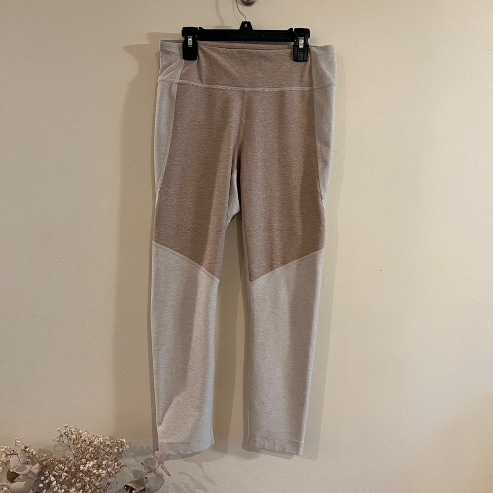 NWOT Outdoor Voices Springs Leggings Medium | Colorblock Neutral